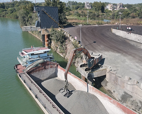 Guangxi Guiping Wharf Crawler dual-power Grabber YGSZ600
